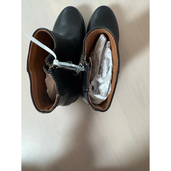 Frye boots Veronica Inside Zip women’s black Bootie (new) - Picture 6 of 11